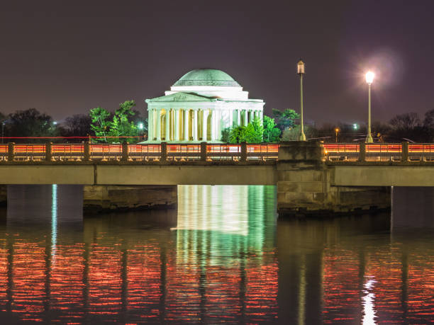 istock The Jefferson Memorial at Night 901584918