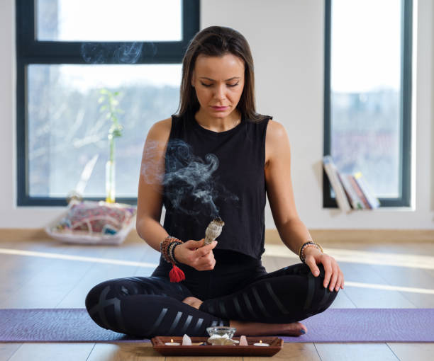 istock Yoga sage smoke ritual 901595996