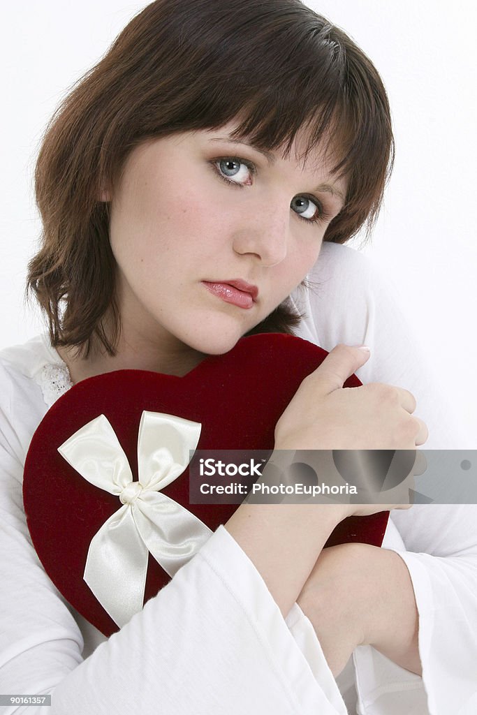 Bellissima giovane donna pensando di suoi Valentino - Foto stock royalty-free di Adolescente