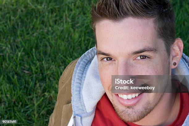 Sorridente Homem - Fotografias de stock e mais imagens de Cool - Cool, Fotografia - Imagem, Homens