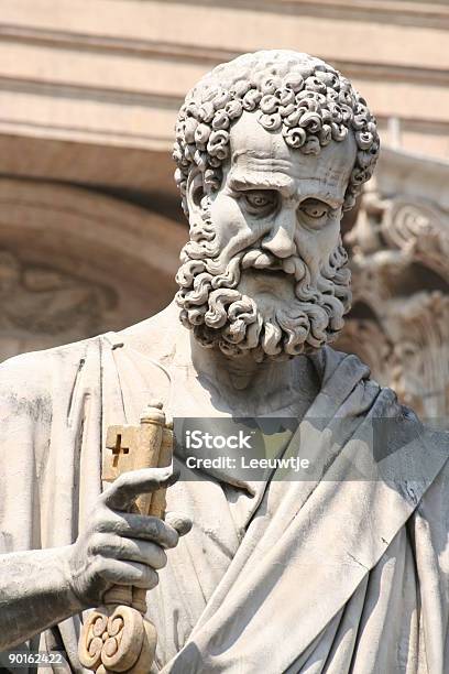 Statua Di St Peters Square Città Del Vaticano - Fotografie stock e altre immagini di Busto - Scultura - Busto - Scultura, Cristianesimo, Stile classico romano