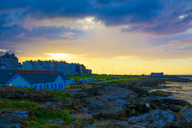 лансдаун - portrush стоковые фото и изображения