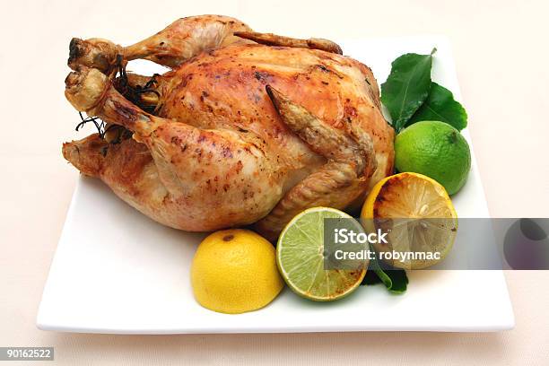 Frango Assado Jantar - Fotografias de stock e mais imagens de Alimentação Saudável - Alimentação Saudável, Assado, Carne