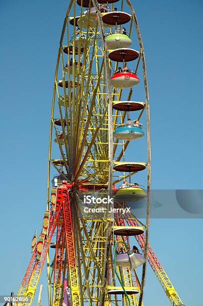 사람들이 즐거운 한 대관람차 0명에 대한 스톡 사진 및 기타 이미지 - 0명, Carnival, Midway