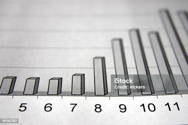 Foto de Negócios Gráficos e mais fotos de stock de Analisar - Analisar, Aprimoramento, Bolsa de valores e ações