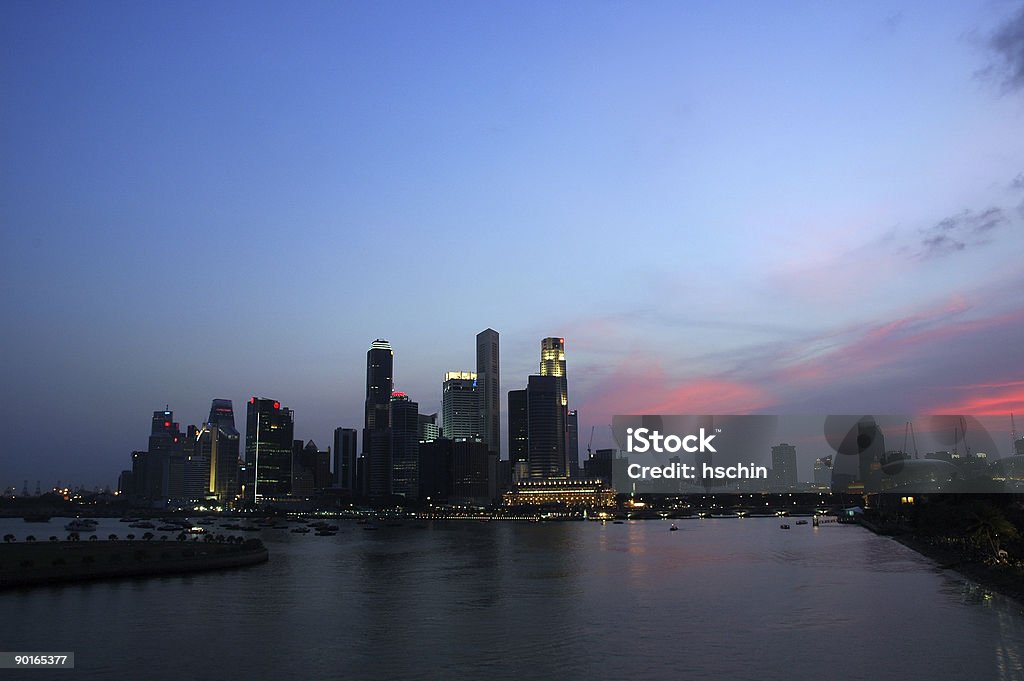 Skyline de Singapura ao Anoitecer - Royalty-free Cidade Foto de stock