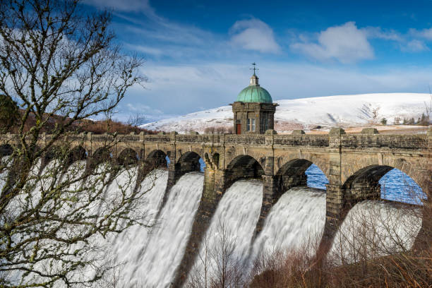 istock Elan Valley dam in snow 901659090