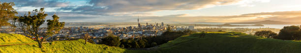 Auckland city, New Zealand Auckland CBD, a view from Mt Eden Summit auckland stock pictures, royalty-free photos & images