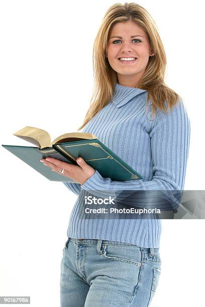 Hermosa Mujer Joven Con Libro Foto de stock y más banco de imágenes de 16-17 años - 16-17 años, 18-19 años, Adolescente