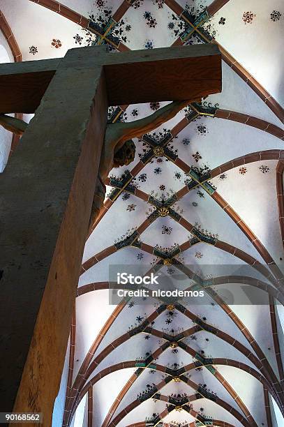 Cruz Na Igreja - Fotografias de stock e mais imagens de Alemanha - Alemanha, Catedral, Composição