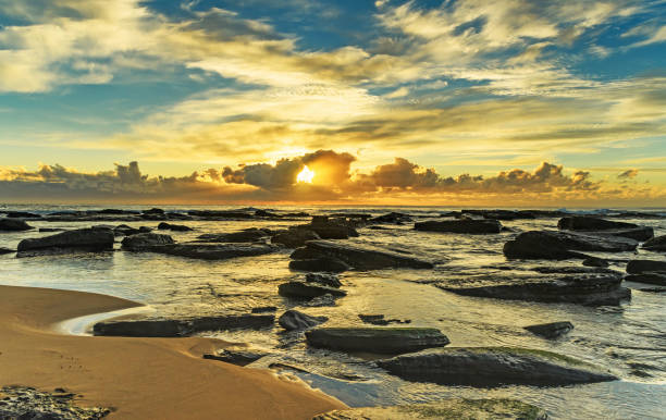 istock Sunrise Seascape 901755274