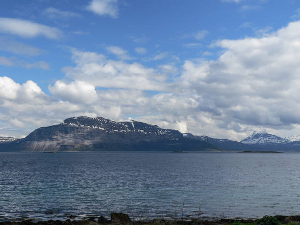 istock Breathtaking landscape scenary of beautiful Norway mountains 901816802