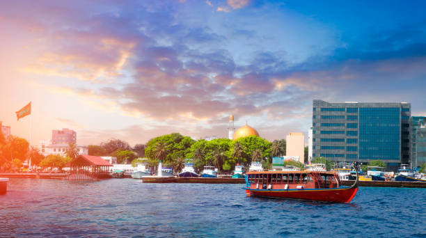 male capital of the maldives - male imagens e fotografias de stock