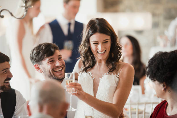 общение со свадебными гостями - wedding reception стоковые фото и изображения