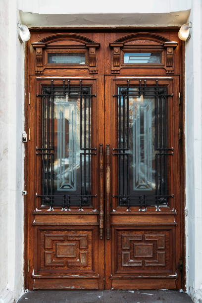 istock Old wooden door 901948528