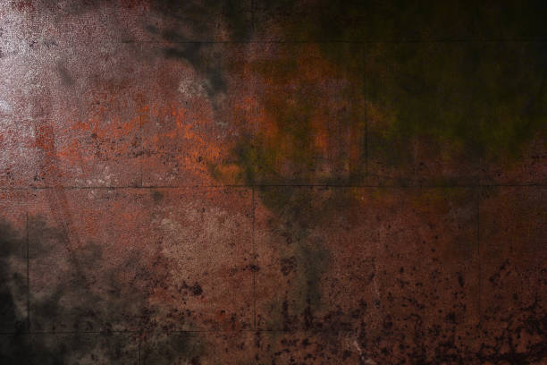 dunkle oberfläche mit rostigen stellen - metallic plate rusty textured effect stock-fotos und bilder