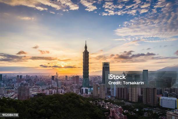 Photo libre de droit de Vue De Nuit De La Ville Taiwan Taipei banque d'images et plus d'images libres de droit de Taiwan - Taiwan, 101, Affaires