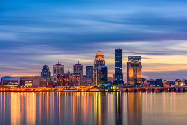 istock Louisville, Kentucky, USA 902087104