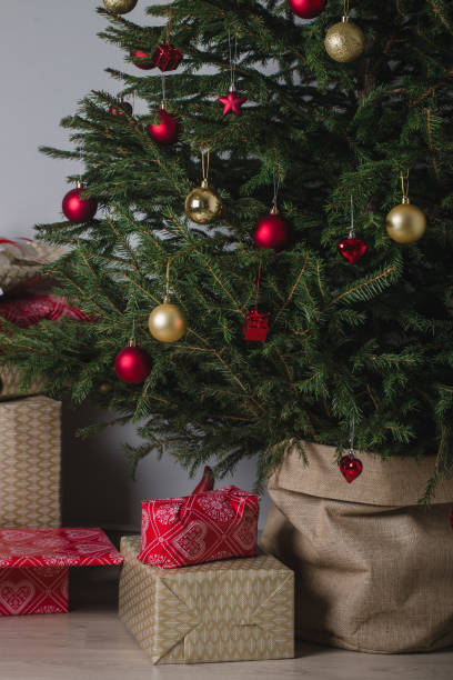 istock Christmas tree with golder patchwork ornament for new year 2018 902113356