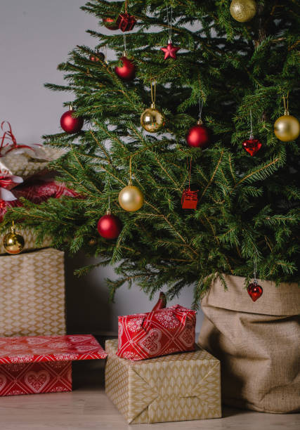 istock Christmas tree with golder patchwork ornament for new year 2018 902113382