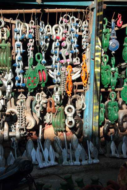 istock Chains of the sea 902176244