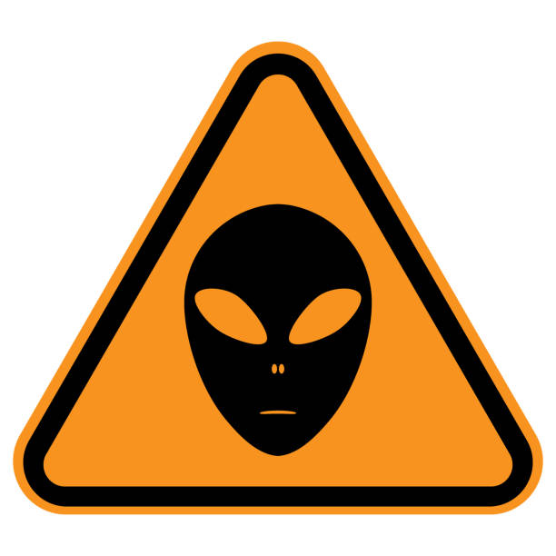 illustrations, cliparts, dessins animés et icônes de signe d’avertissement étrangers. martien silhouette tête en triangle jaune et noir. icône de vecteur - roswell