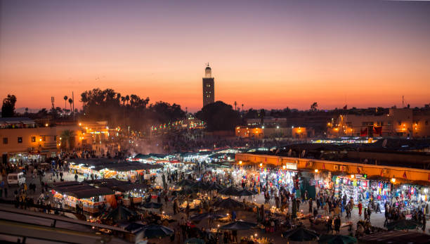 marrakech market in morocco - djemma el fna square imagens e fotografias de stock