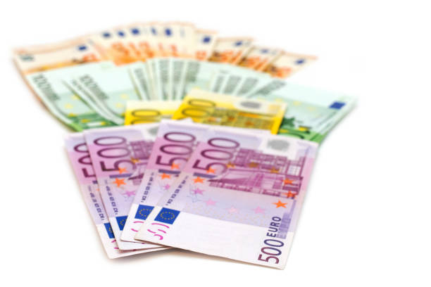 istock Euro cash 902225118