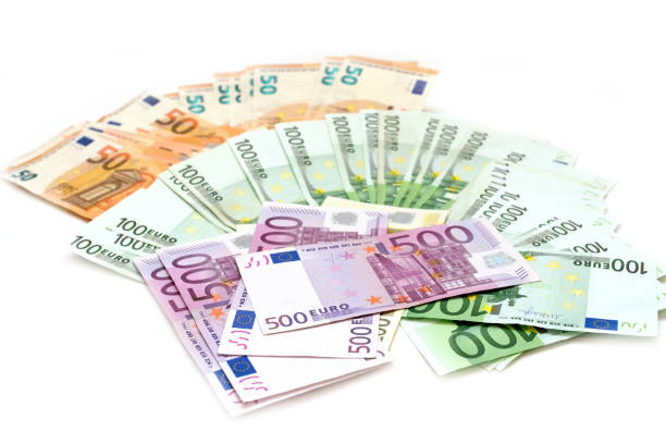 istock Euro cash 902225226