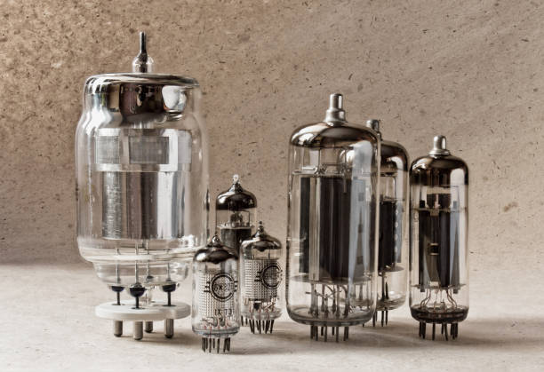 istock composition of different tipes electronic vacuum tubes. 902251796