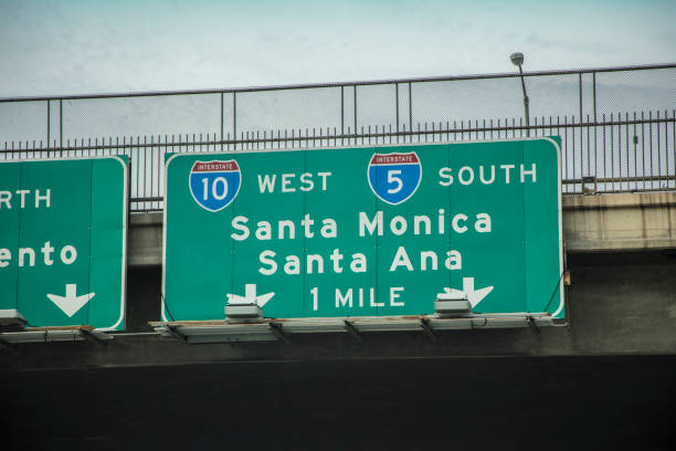 istock Los Angeles road sign 902372540