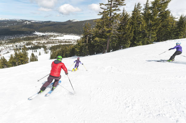 istock Family Skiing Holiday! 902423994