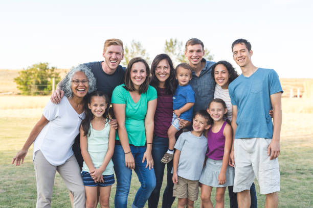 istock Family Photo Outside! 902448112