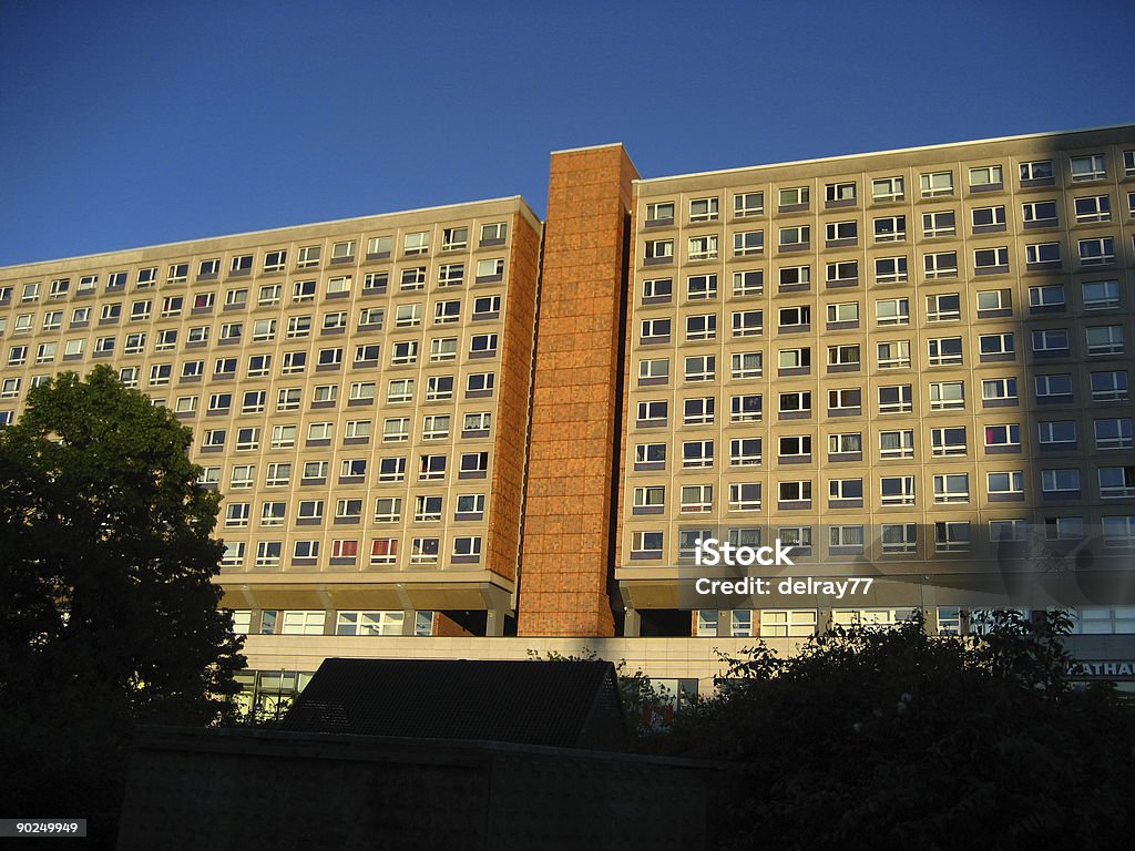 Berlín plattenbau apartment building - Foto de stock de Alemania libre de derechos