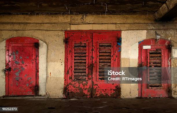 Alte Verrostete Türen Stockfoto und mehr Bilder von Alt - Alt, Beschädigt, Bildhintergrund