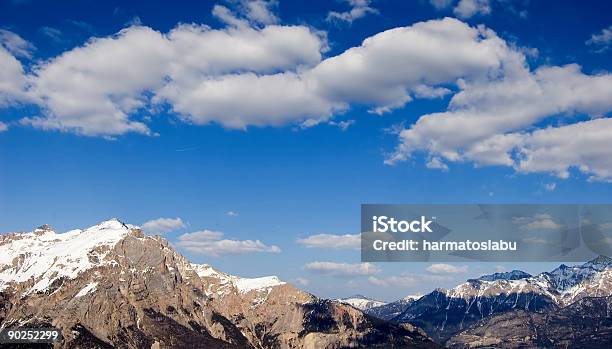 Die Alpen Stockfoto und mehr Bilder von Aktivitäten und Sport - Aktivitäten und Sport, Alpen, Anhöhe