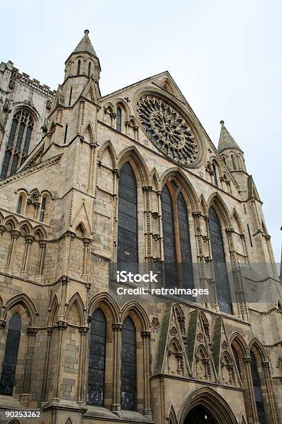 Vista De La Catedral York Minster De Norman En Yorkshire Inglaterra Foto de stock y más banco de imágenes de Aguja - Chapitel