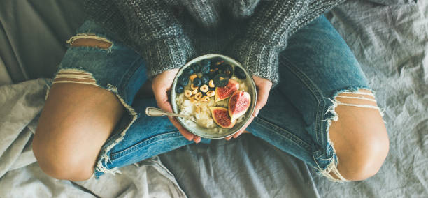 istock Healthy vegetarian dieting winter breakfast in bed concept 902564492