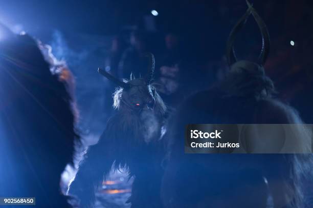 Bösen Krampuszeichen Unter Blauen Scheinwerfer Stockfoto und mehr Bilder von 2016 - 2016, Alpen, Bestrafung