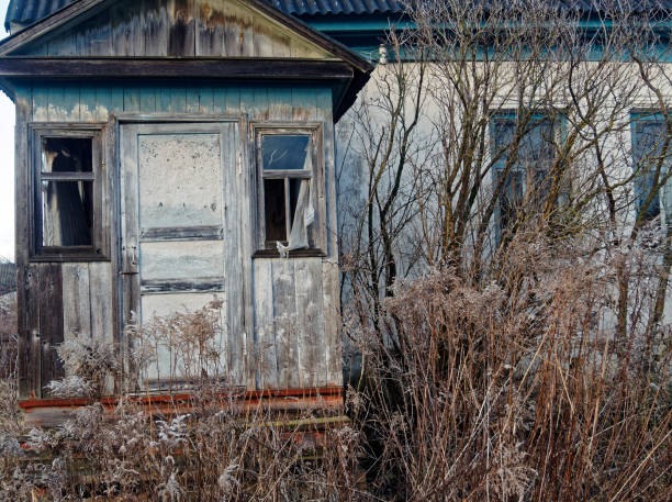 istock Old abandoned wooden house 902572960