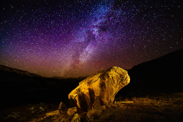 istock Red Rock Formation Astrophotography Landscape 902591850