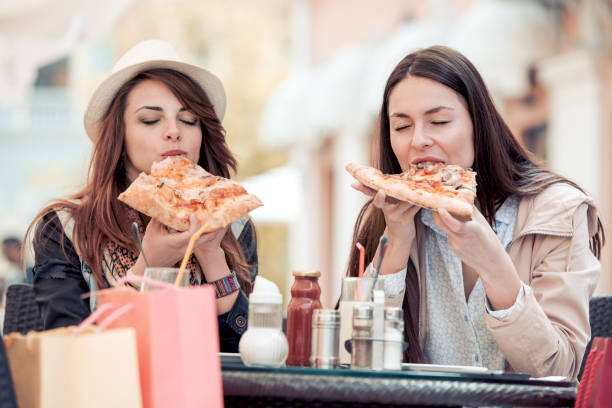 istock Friends in the city 902598894