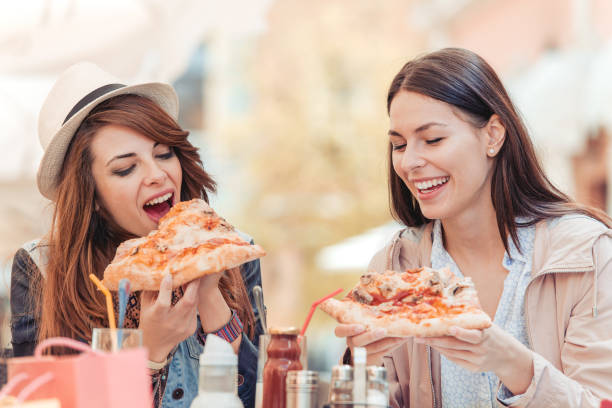istock Friends in the city 902598930