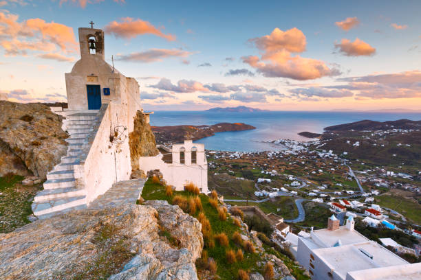 セリフォス島の島です。 - samothraki ストックフォトと画像