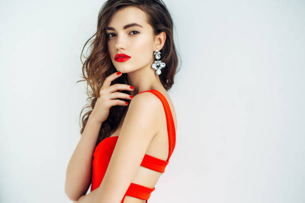 istock Young beautiful woman 902635154