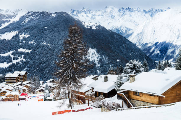 istock Beautiful view on the valley in Swiss Alps 902676282