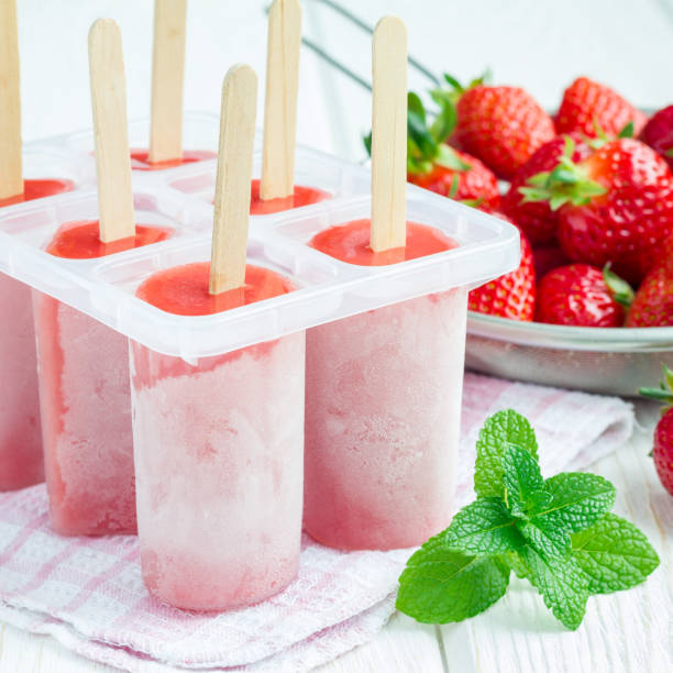 istock Popsicles with strawberry and banana, square 902757342