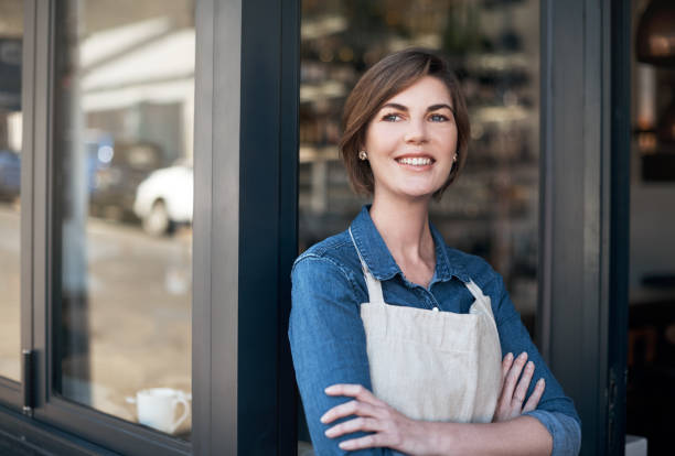 istock Envision all the happy customers 902808112
