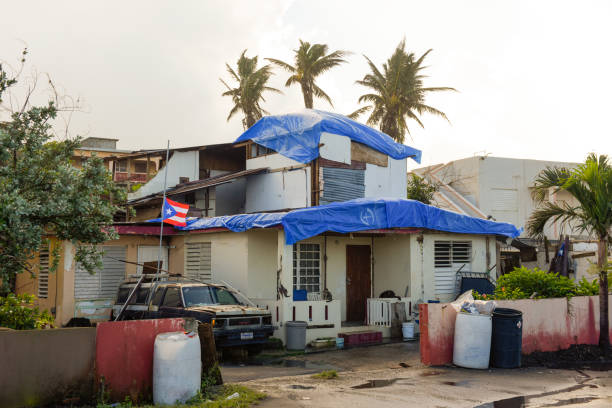 storm dañado hogar - hurricane caribbean house storm fotografías e imágenes de stock