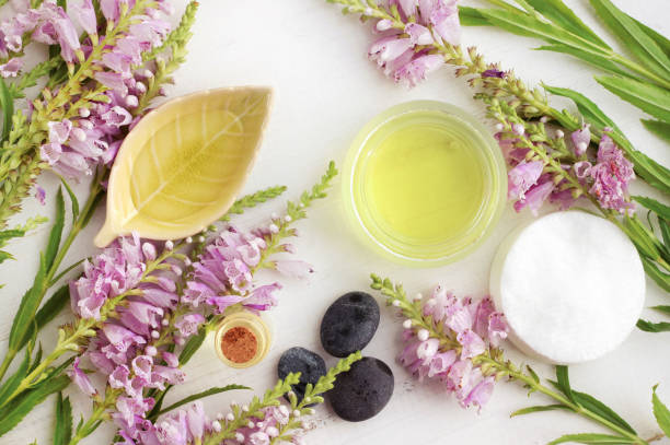 istock Botanical beauty treatment with essential oils 902835138